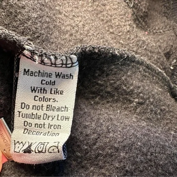 Boston Bruins M Old Time Hockey Black Hoodie with Embroidered Logo - Picture 5 of 5